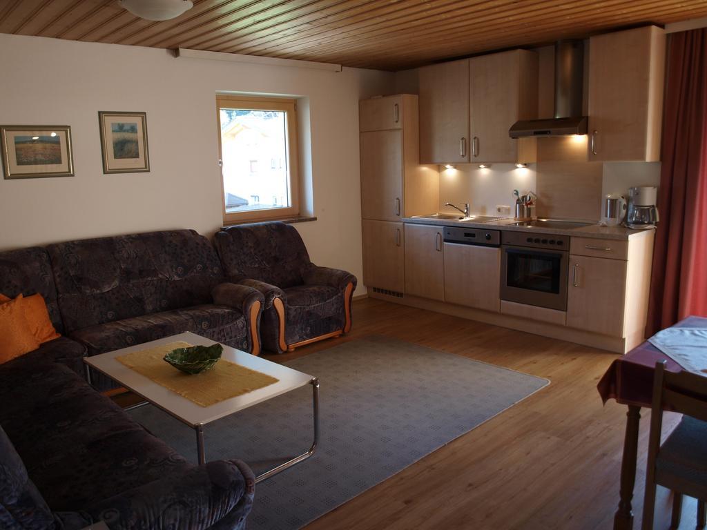 Ferienwohnungen Sommavilla Fulpmes Rum bild