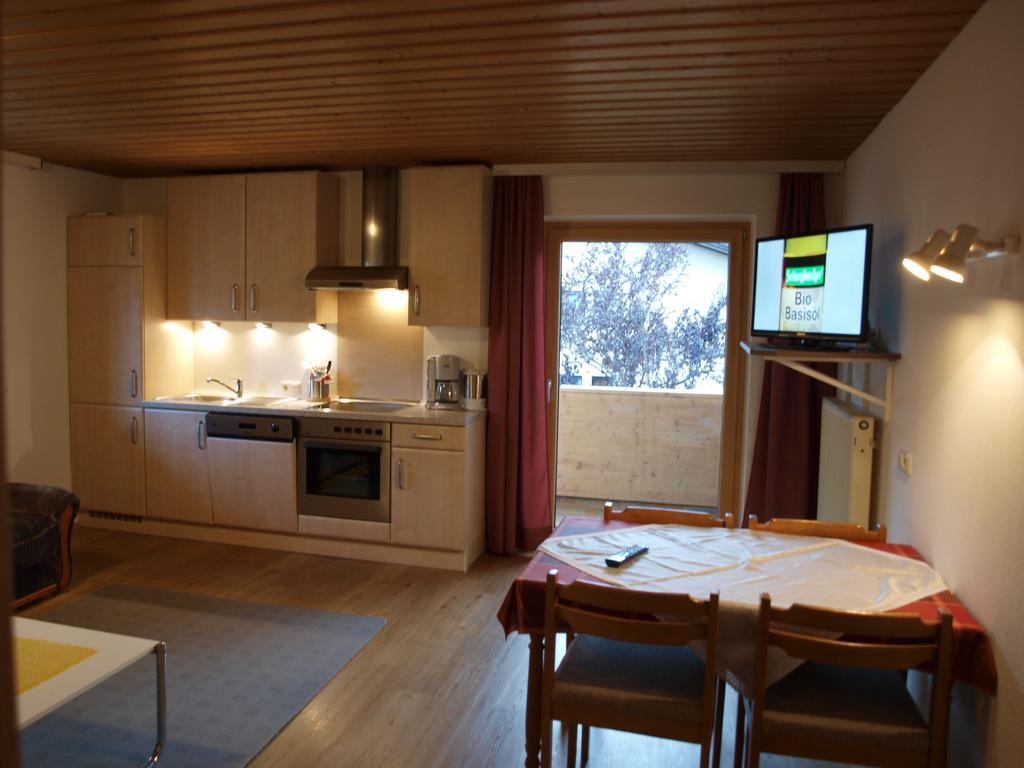 Ferienwohnungen Sommavilla Fulpmes Rum bild